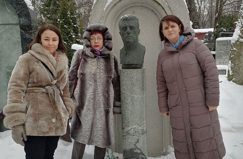 6 января  почтили   память  выдающегося   композитора на Новодевичьем  кладбище г.Москвы.